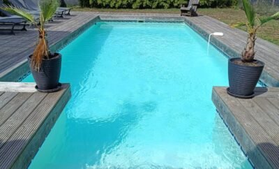 Plongez dans le Bonheur : La Piscine de la Villa de Louis